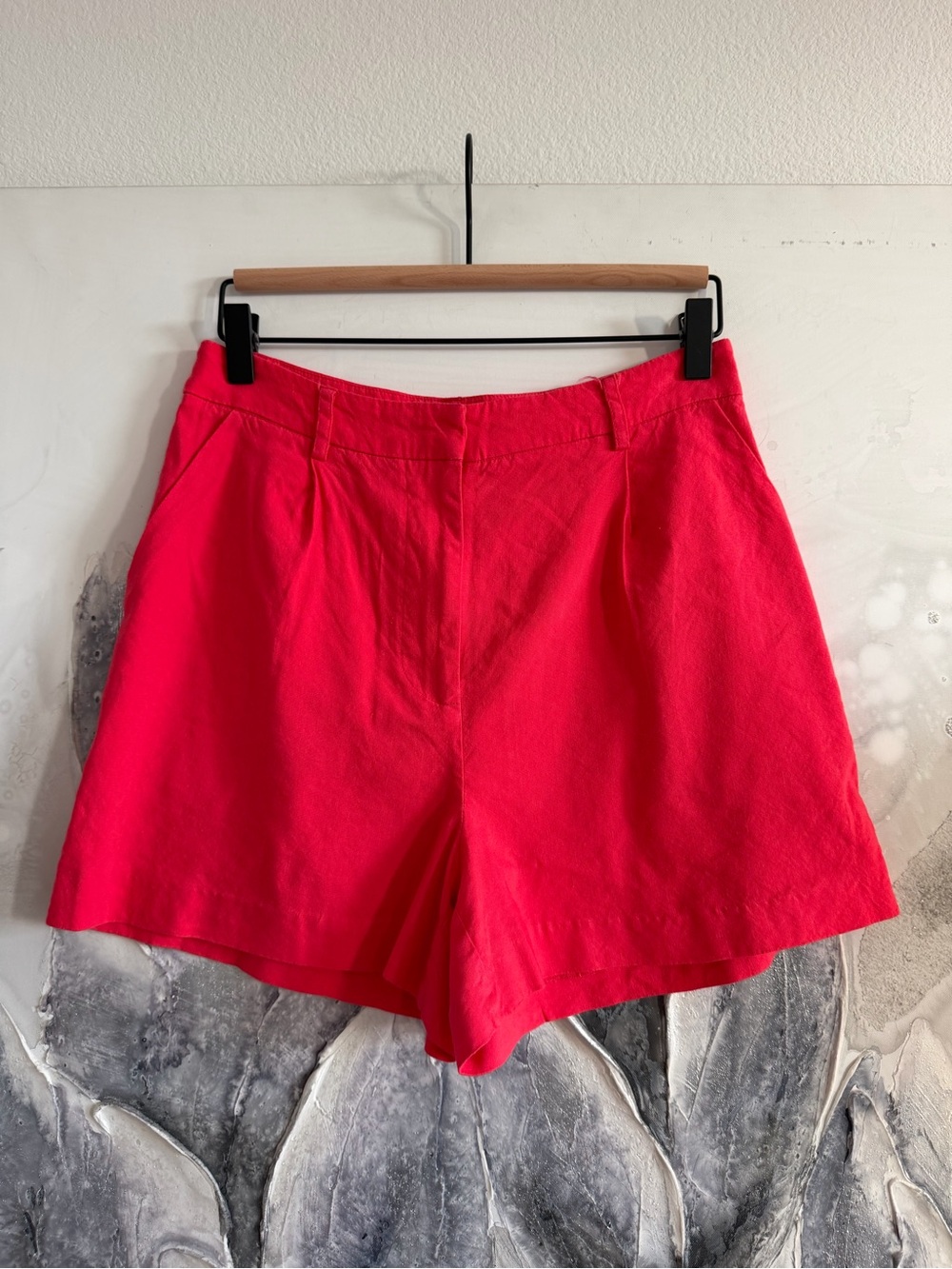 ANTONIO MELANI Vibrant Pink/Red Tailored Shorts